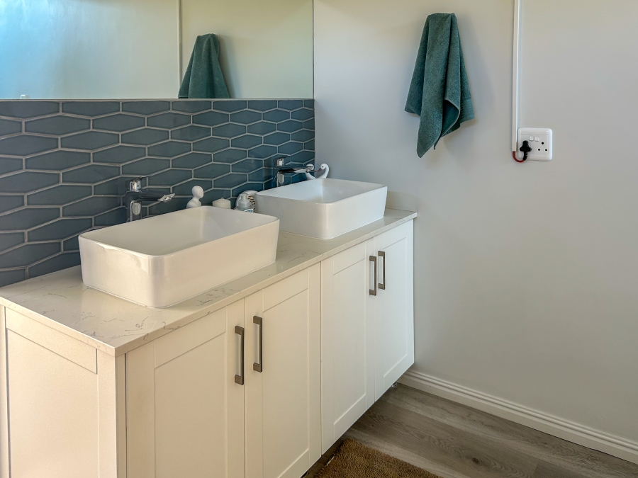 3 Bedroom Property for Sale in Brenton On Lake Western Cape